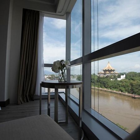 Astana Wing - Riverside Majestic Hotel Кучинг Экстерьер фото