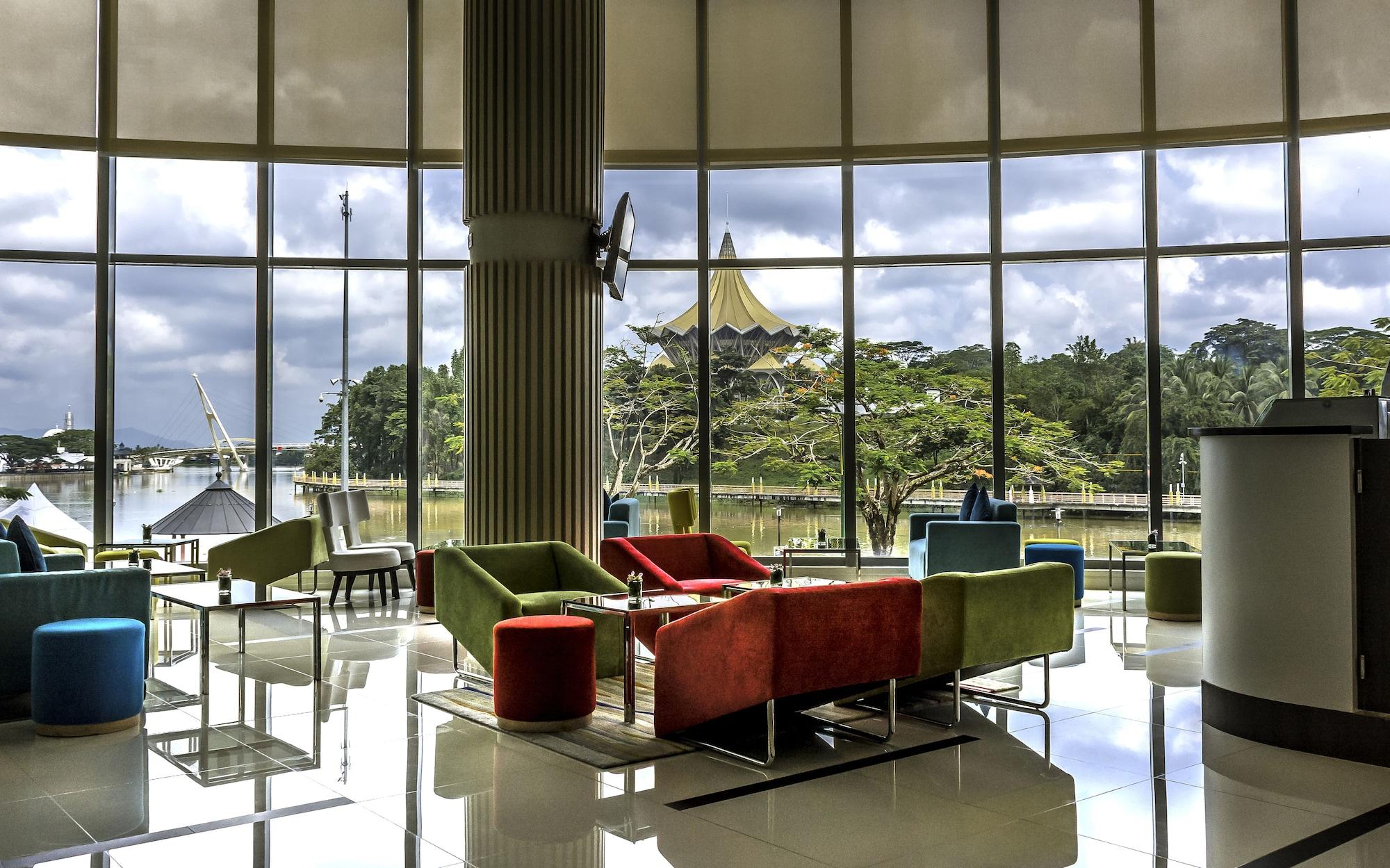 Astana Wing - Riverside Majestic Hotel Кучинг Экстерьер фото