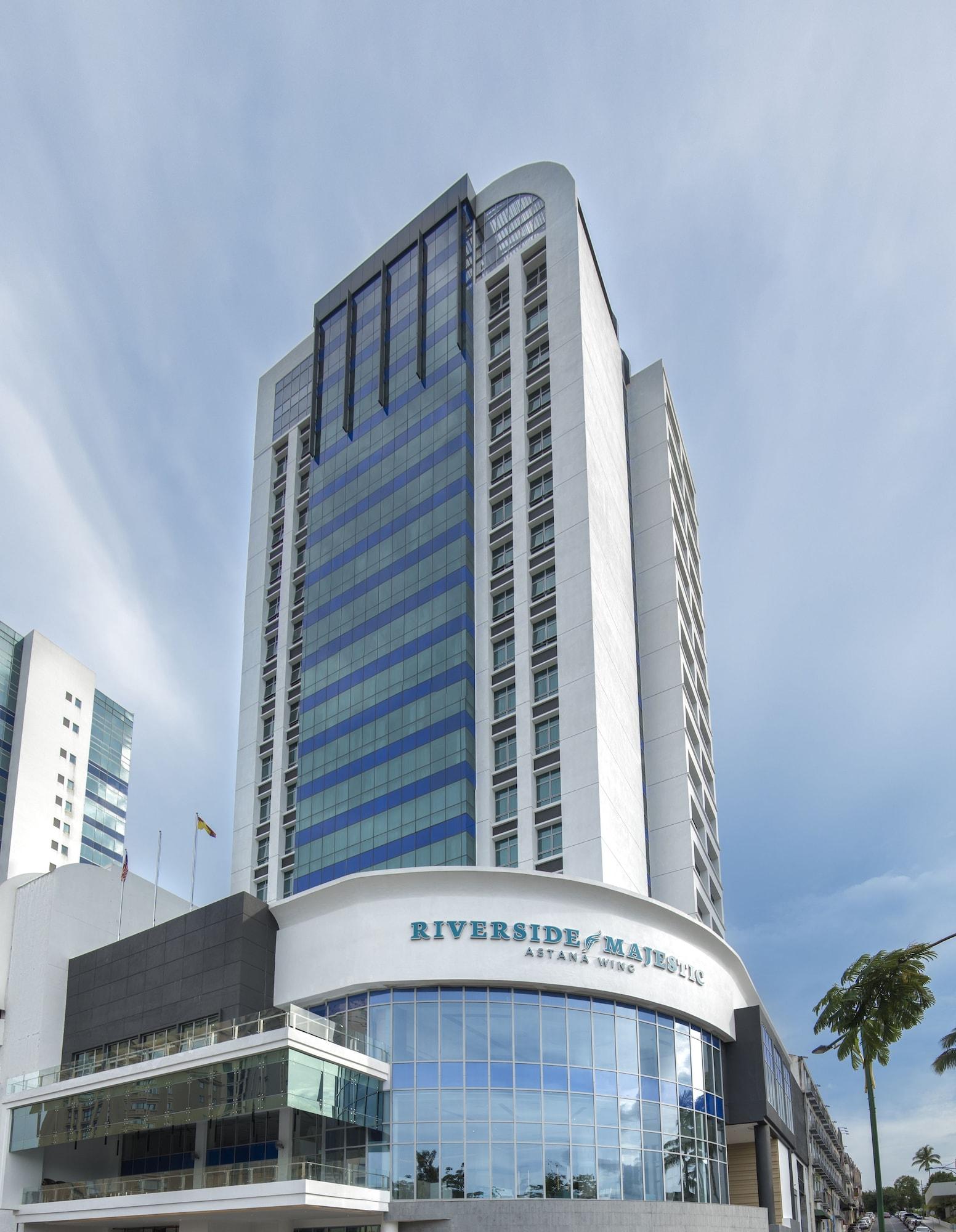 Astana Wing - Riverside Majestic Hotel Кучинг Экстерьер фото