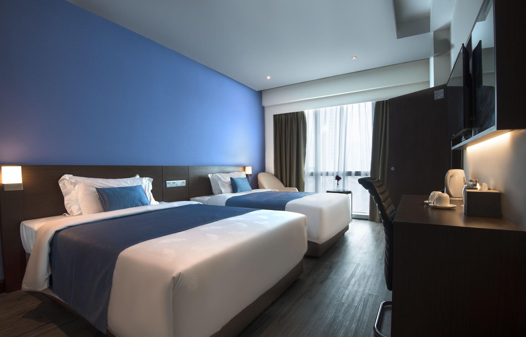 Astana Wing - Riverside Majestic Hotel Кучинг Экстерьер фото