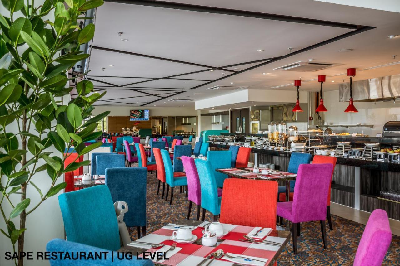 Astana Wing - Riverside Majestic Hotel Кучинг Экстерьер фото